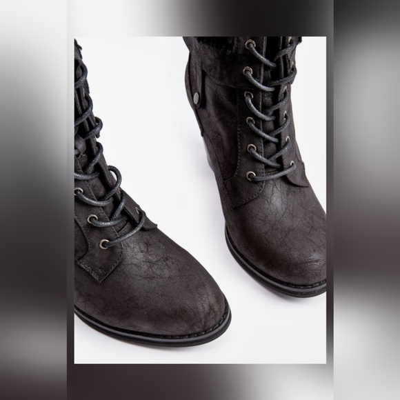 JustFab Statement Fold over Bootie - Picture 4 of 9